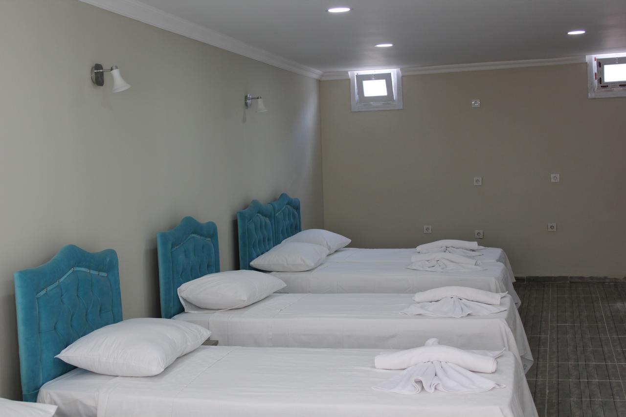 Gorur Hotel